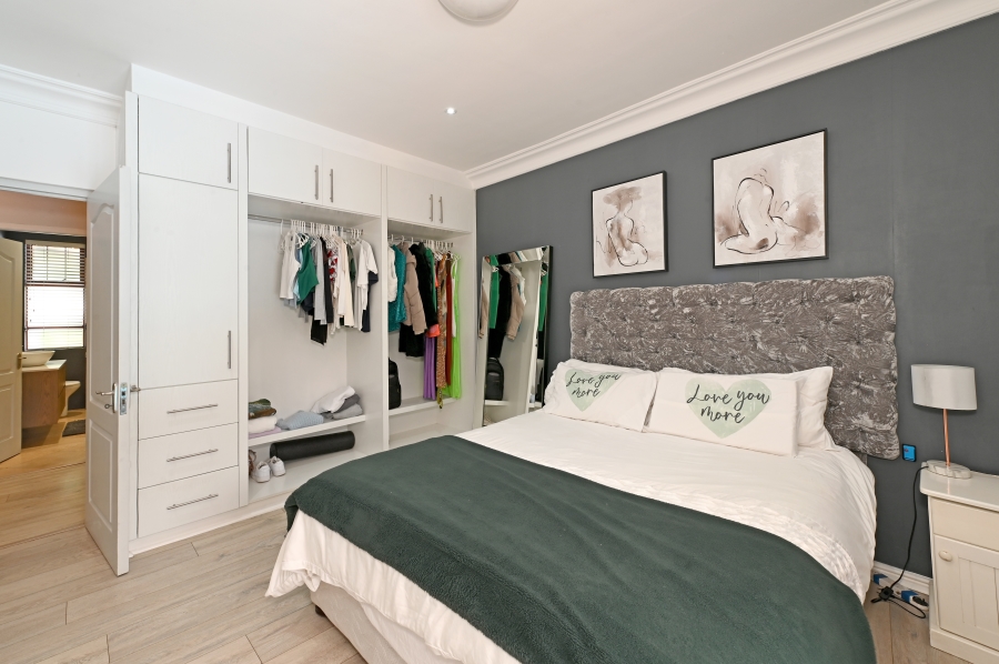 To Let 4 Bedroom Property for Rent in Constantia Western Cape